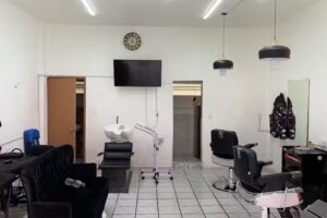 Sal&oacute;n y Barber&iacute;a &ldquo;Salguero&rdquo;