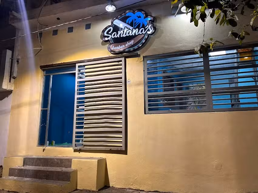Santana&rsquo;s Barbershop