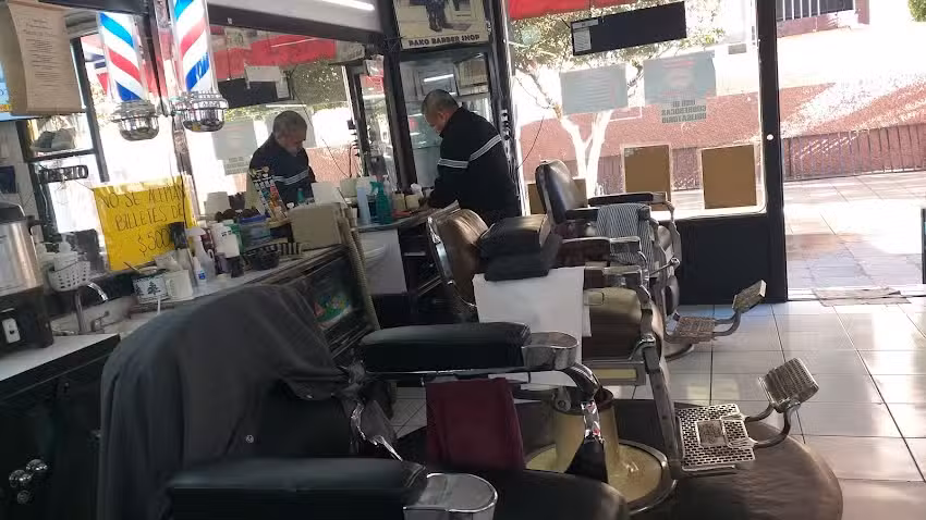 Santos Barber