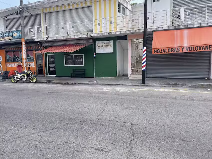 Saturnino Hairdrersser hair studio