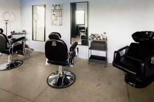 StudioX, Barber&iacute;a and MakeUp