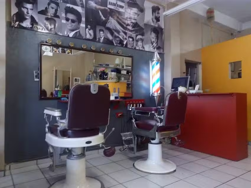 Stylo&acute;s Sal&oacute;n