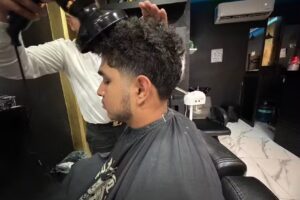 The Hit Room Barber&iacute;a