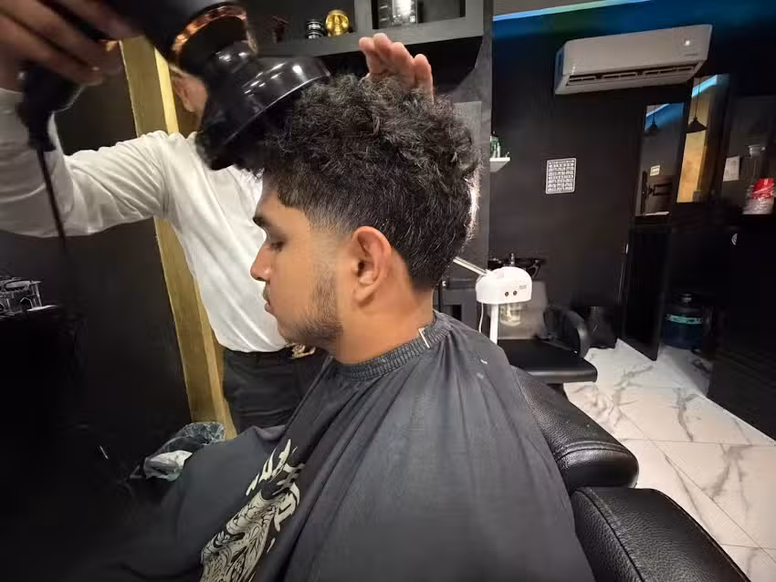 The Hit Room Barber&iacute;a