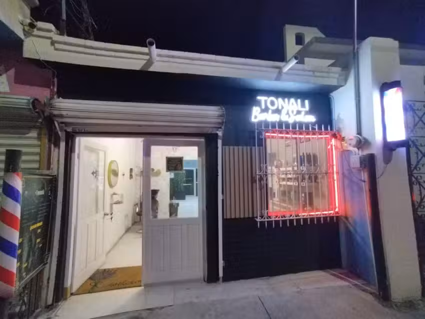Tonali Barber&iacute;a y Sal&oacute;n.