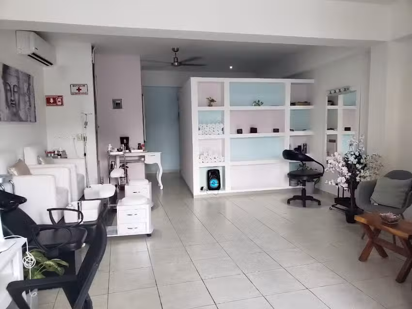 Tulum Beauty & Care Salon by Morena M&iacute;a