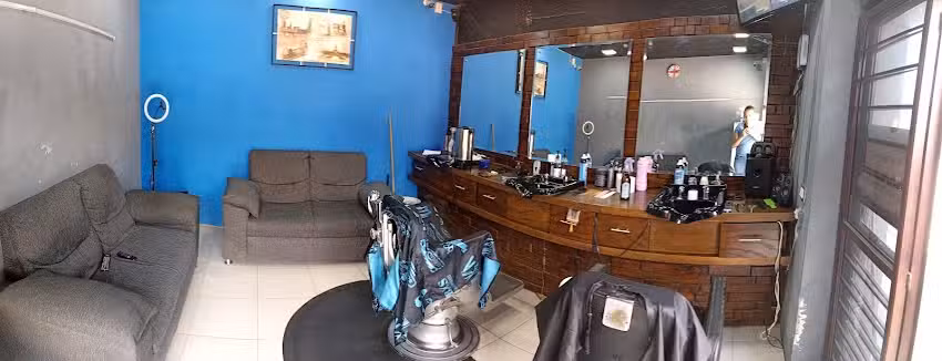 Uvias Barbershop San Jos&eacute; Casas Ca&iacute;das