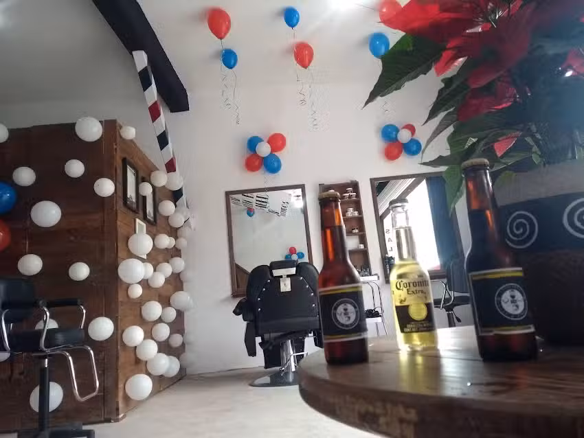 Vanguardia Sal&oacute;n & Barber&iacute;a