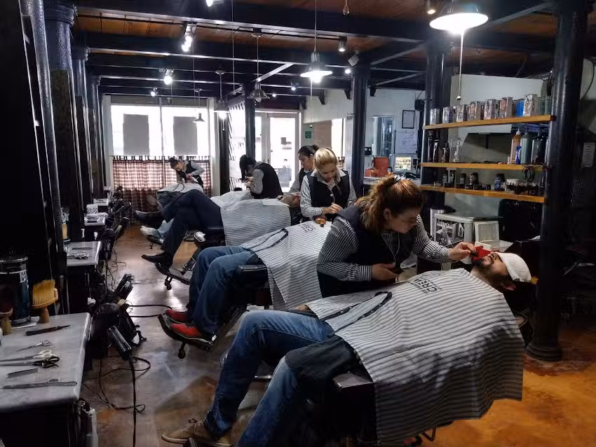 Victor&rsquo;s Barber Shop