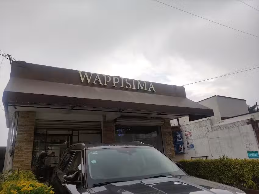 Wap&iacute;ssima Saloon