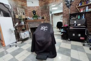 Yōkai Hair Sal&oacute;n Masculino